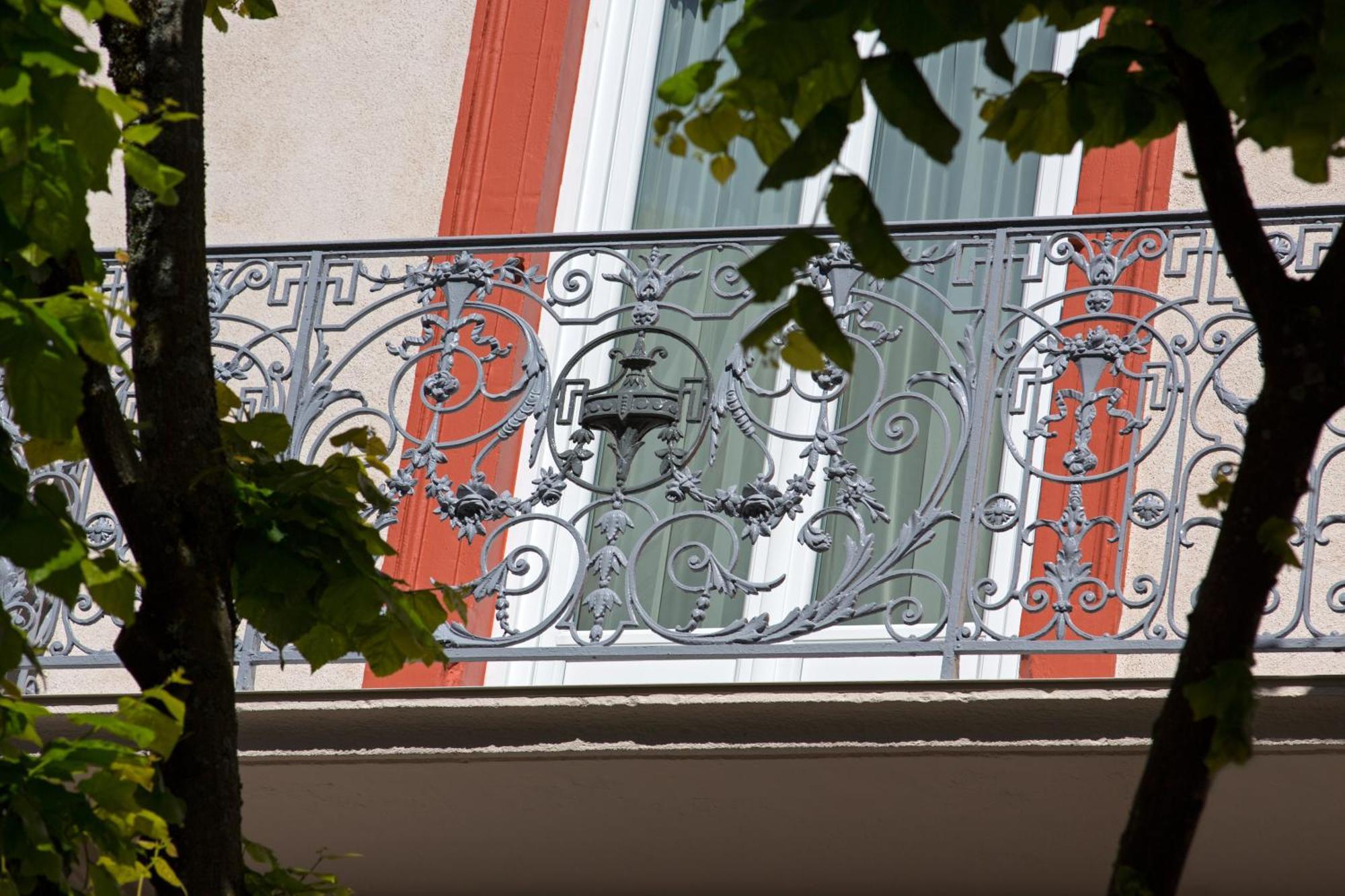 Hotel Arverna Vichy - Clt'Hotel Экстерьер фото